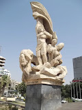 غضب حلبي بعد تحطم تمثال الشهداء