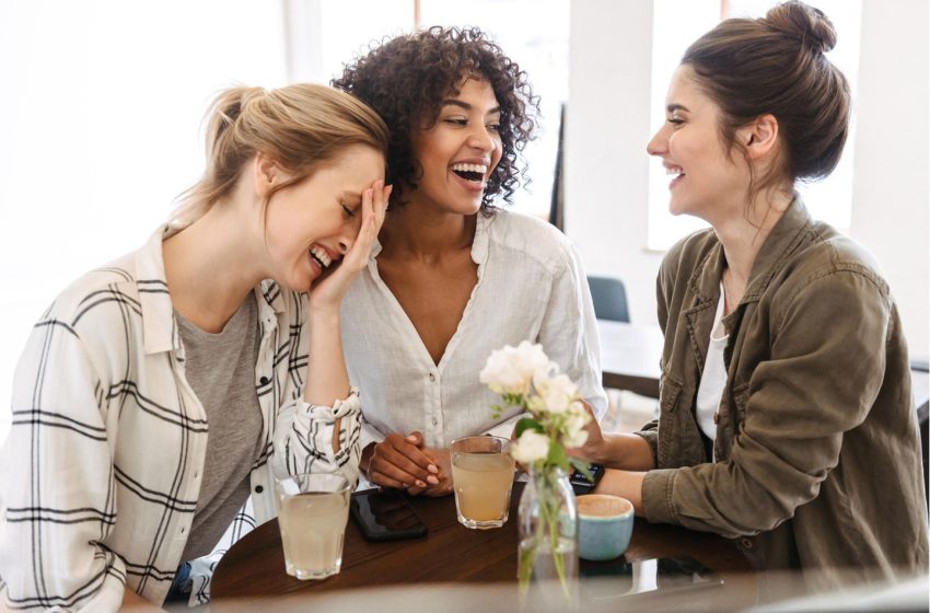  لهذا السبب نحب النميمة كثيراً